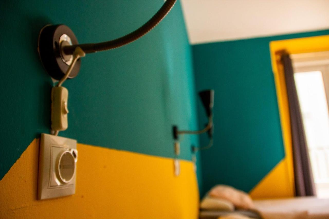 Onefam Sungate Hostel Madrid Ngoại thất bức ảnh