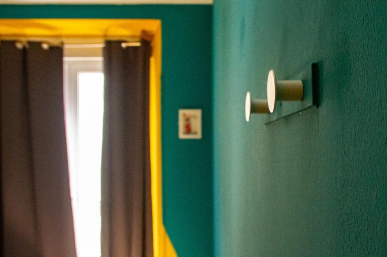 Onefam Sungate Hostel Madrid Ngoại thất bức ảnh