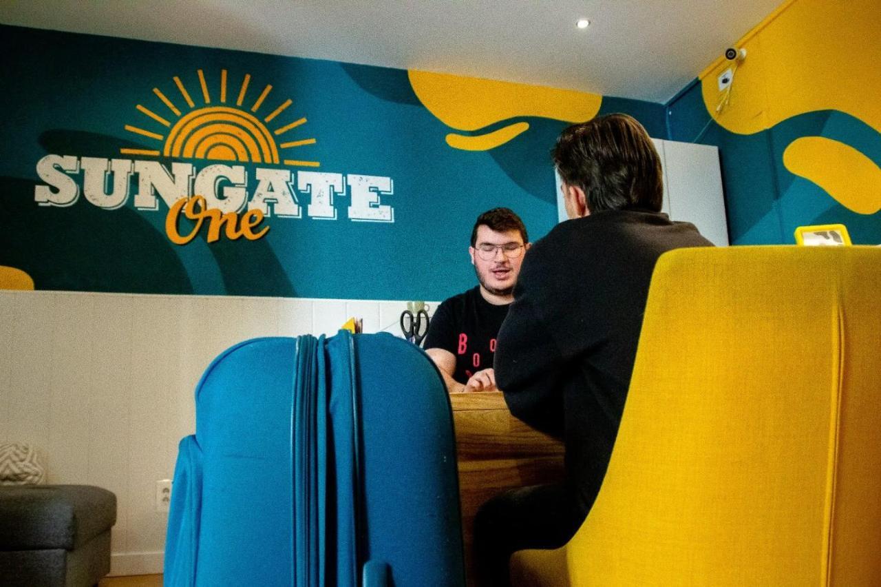 Onefam Sungate Hostel Madrid Ngoại thất bức ảnh