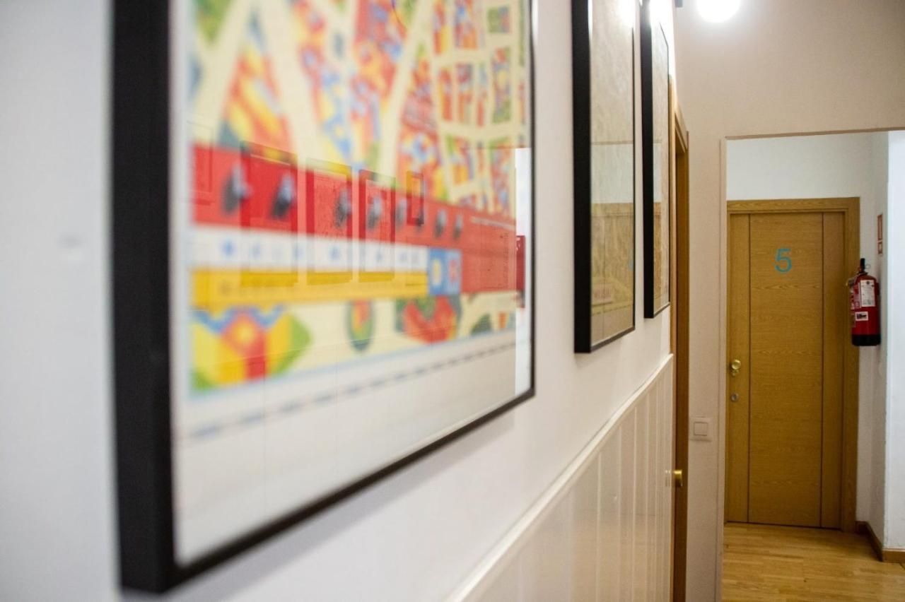 Onefam Sungate Hostel Madrid Ngoại thất bức ảnh