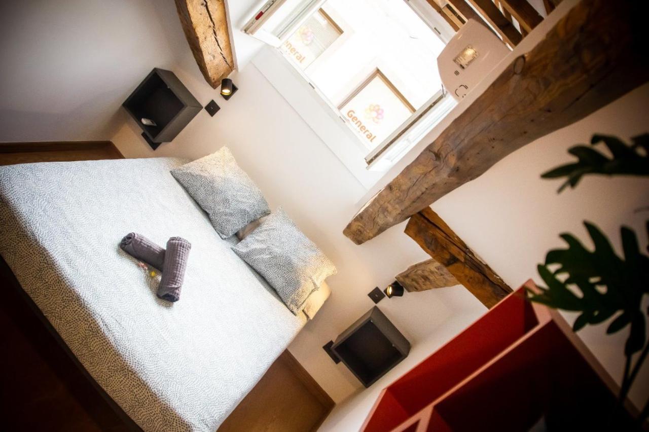 Onefam Sungate Hostel Madrid Ngoại thất bức ảnh
