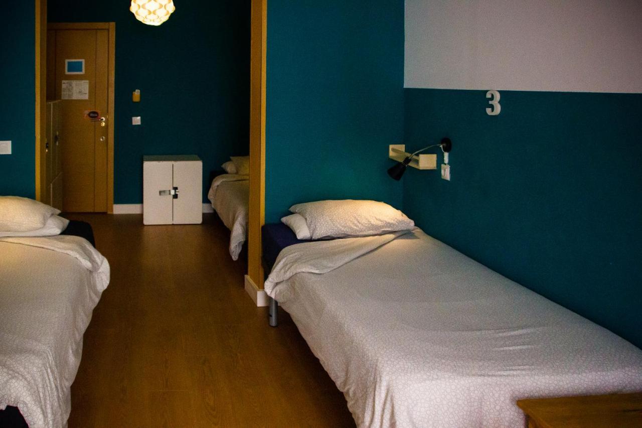 Onefam Sungate Hostel Madrid Ngoại thất bức ảnh