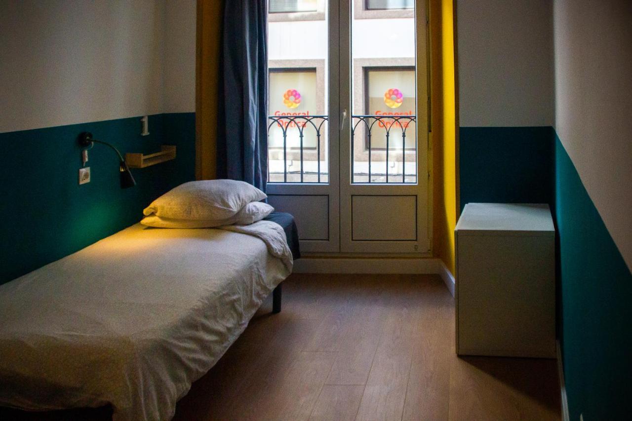 Onefam Sungate Hostel Madrid Ngoại thất bức ảnh