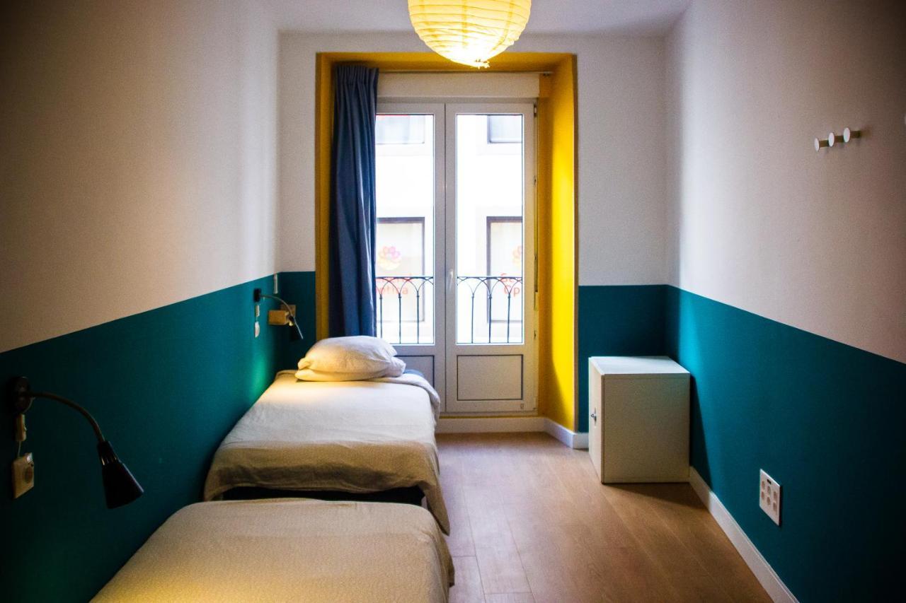 Onefam Sungate Hostel Madrid Ngoại thất bức ảnh