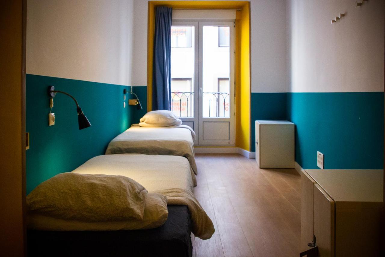 Onefam Sungate Hostel Madrid Ngoại thất bức ảnh