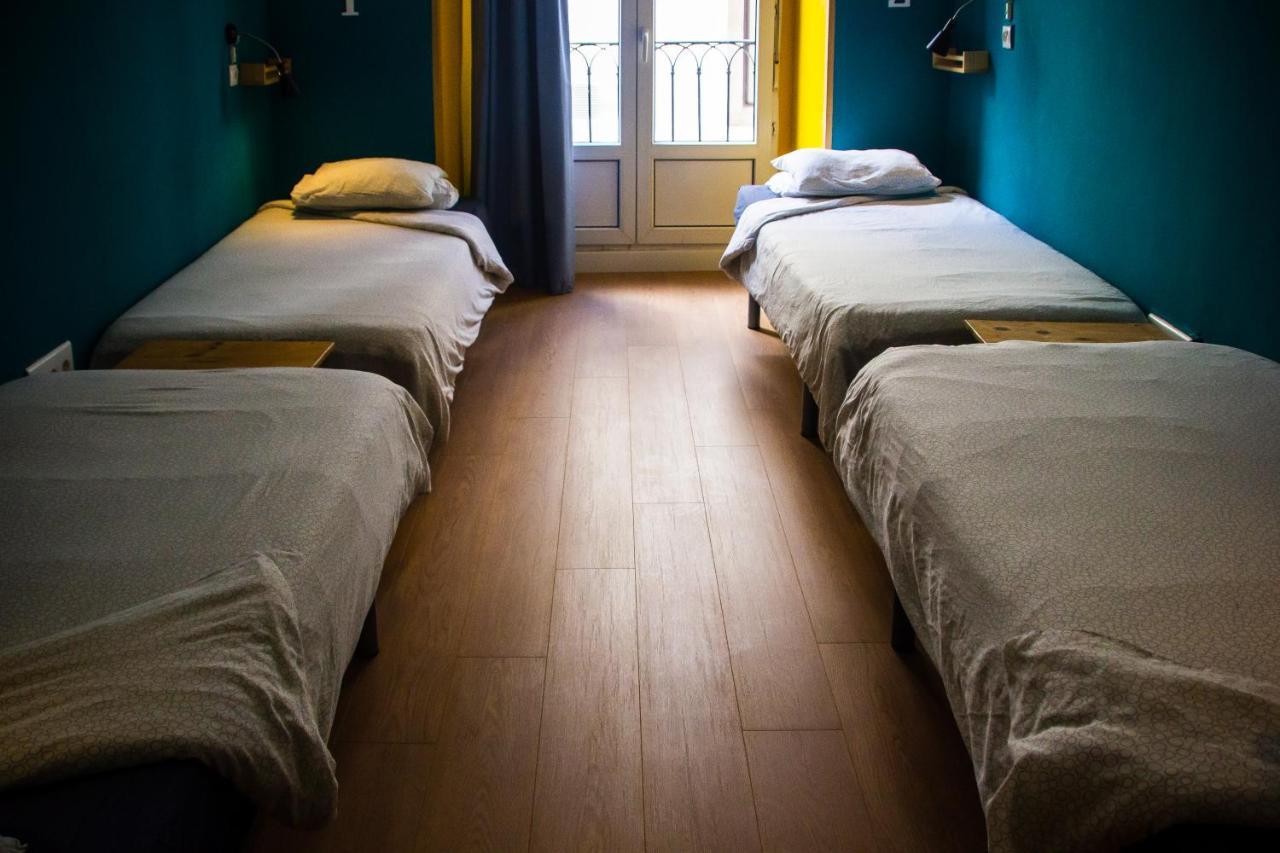 Onefam Sungate Hostel Madrid Ngoại thất bức ảnh