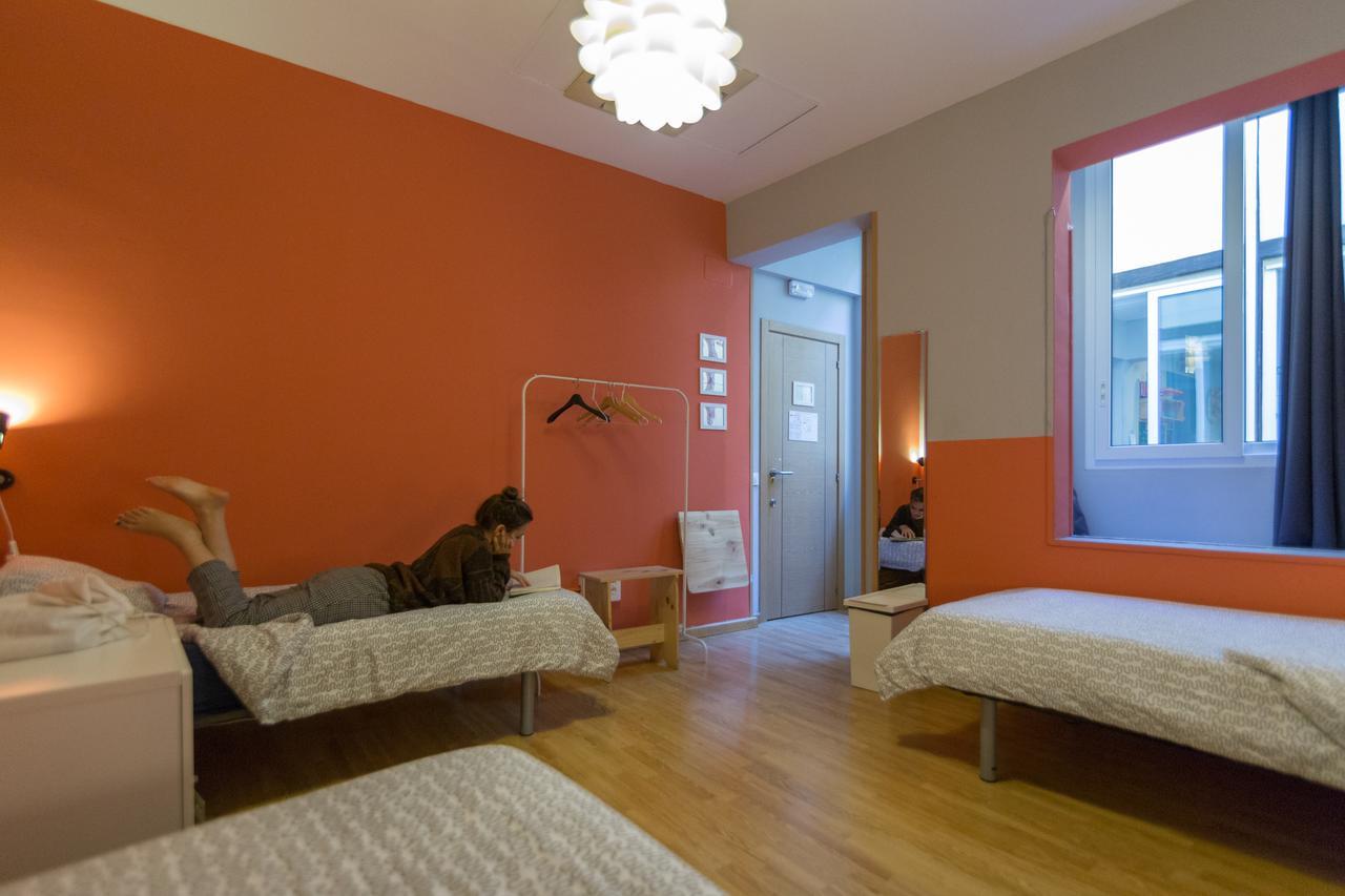 Onefam Sungate Hostel Madrid Ngoại thất bức ảnh